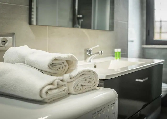 Modern Loft Apartment *